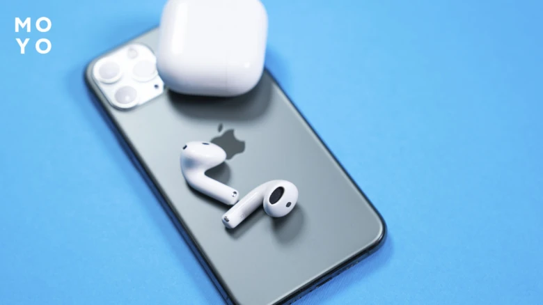 Iphone with airpods